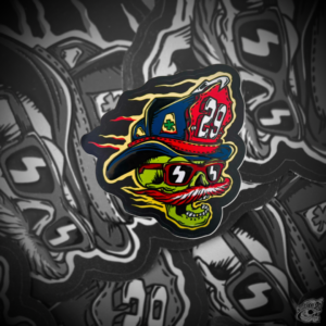 STICKER CON BARNIZ SECTORIZADO "CRÁNEO BIGOTE DE COBRE "